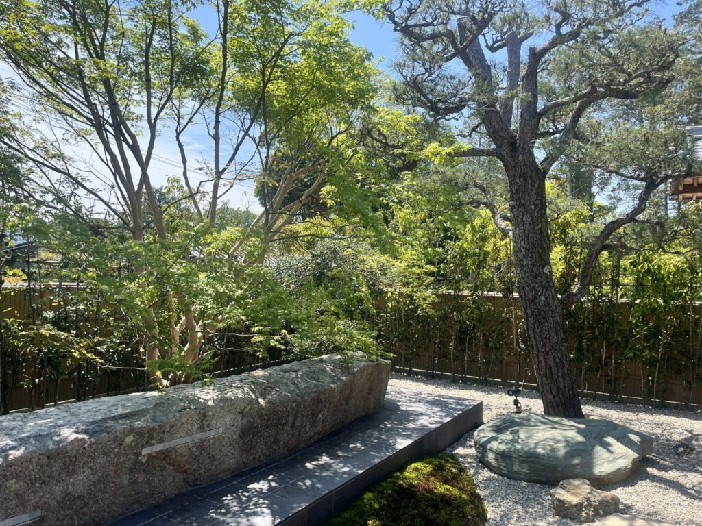 天台寺の中庭
